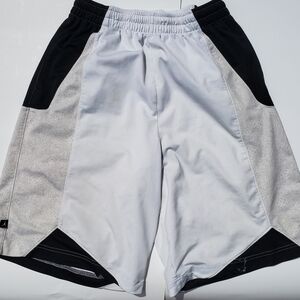 Nike basketball shorts size large